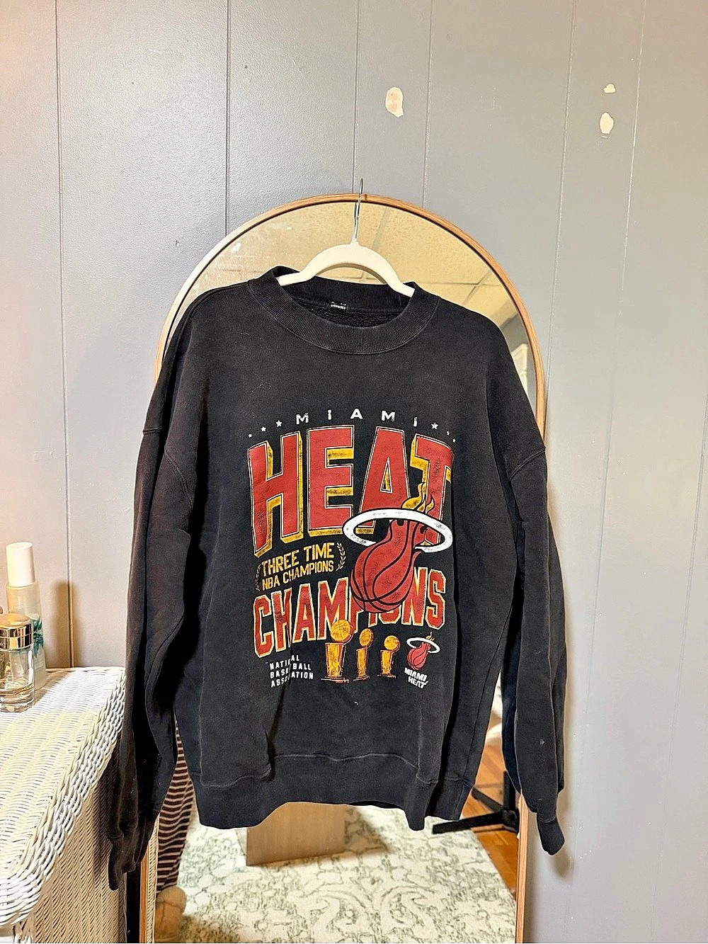 Miami Heat Graphic Sweatshirt in Black Like New